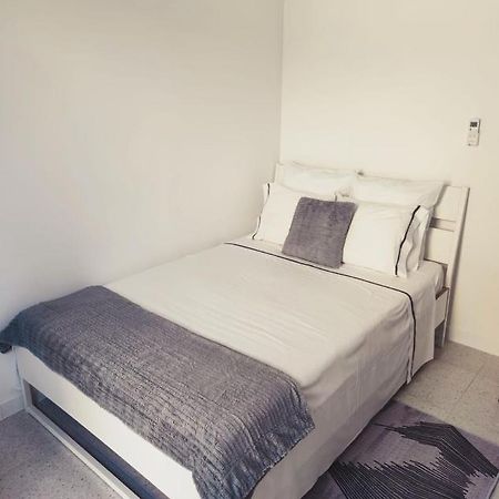 Moradia Geminada V0 - Localizacao Central - Privada Quarteira Ngoại thất bức ảnh