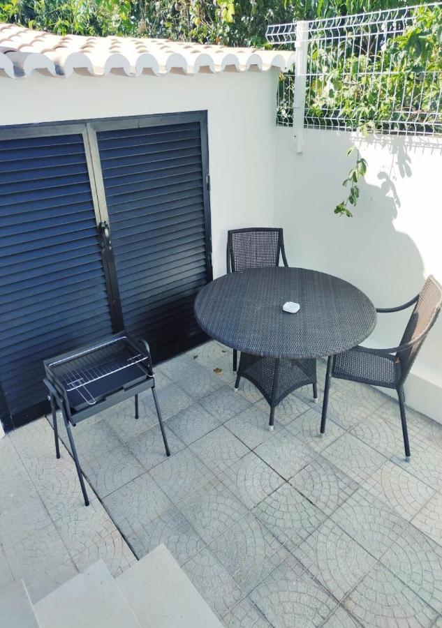 Moradia Geminada V0 - Localizacao Central - Privada Quarteira Ngoại thất bức ảnh